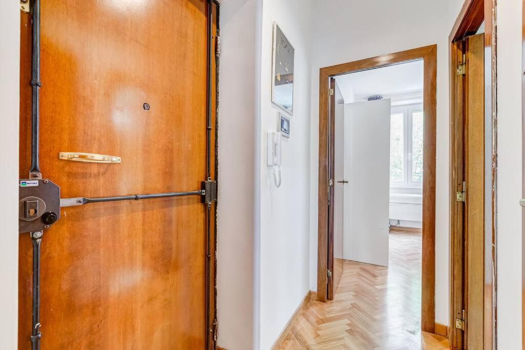 Appartement Luminous Few Steps From Piazza Navona Rome